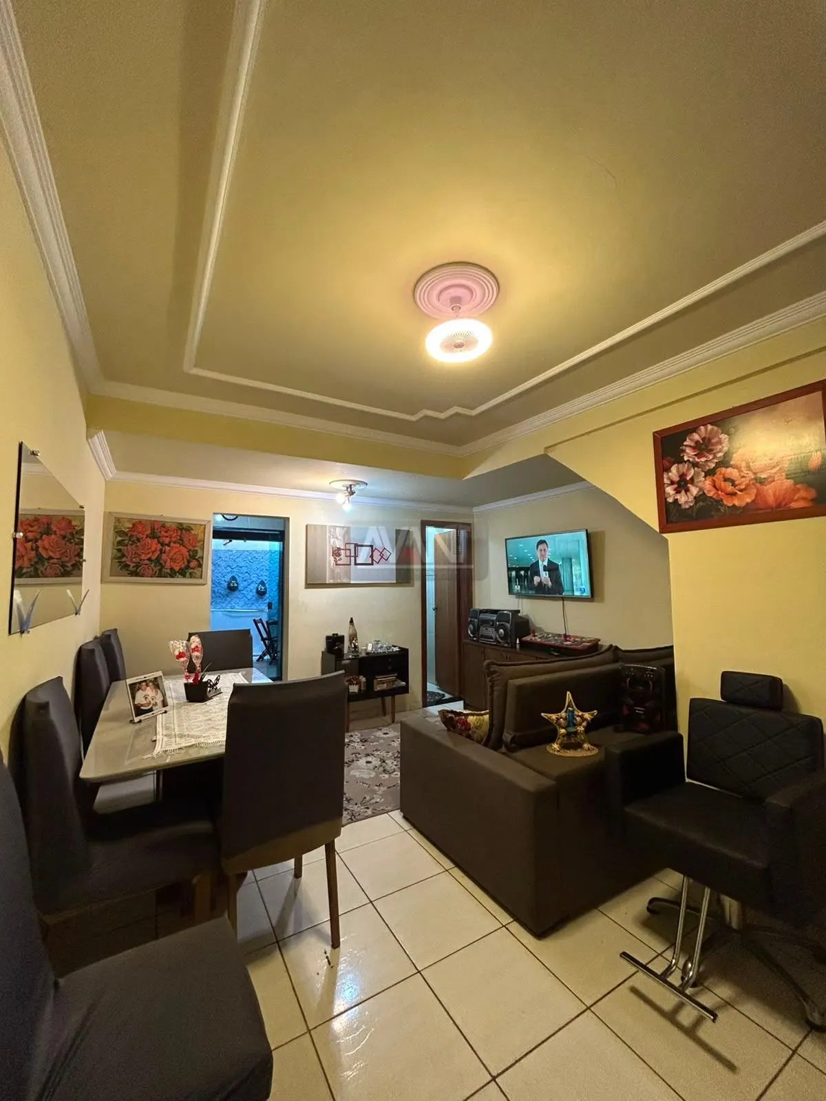 Linda Casa com Entrada Independente e Espaço Gourmet!